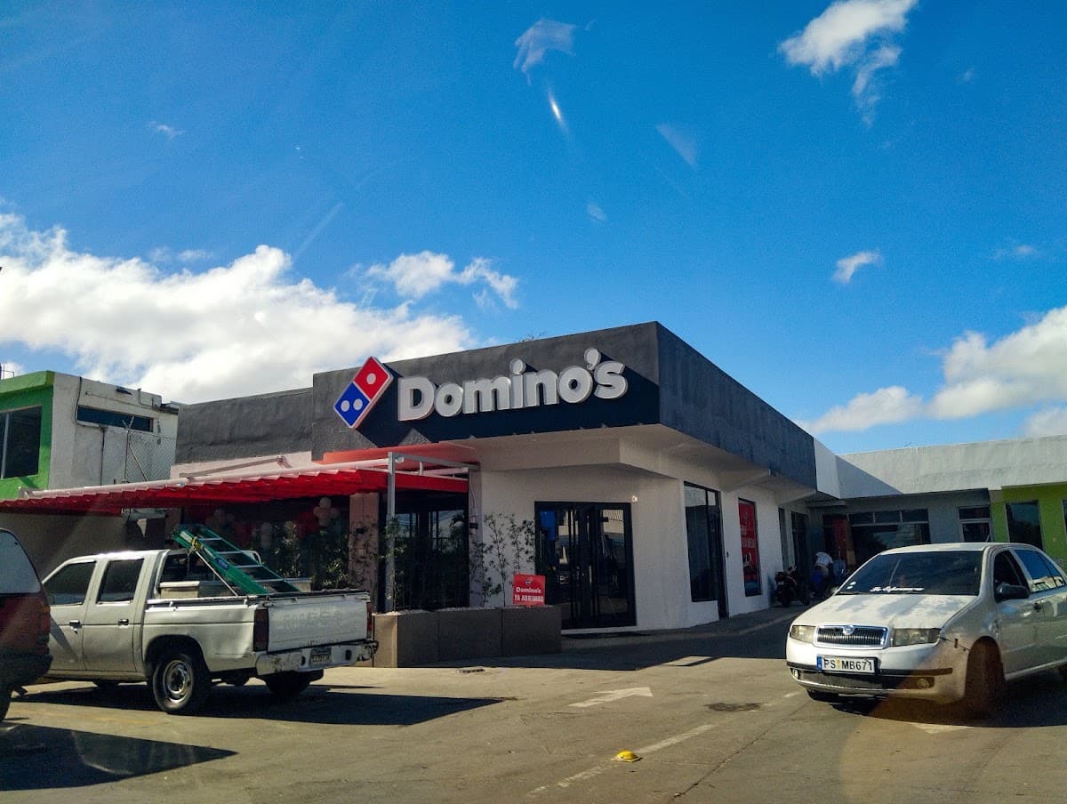 Domino's — Pizza - Villa Mella