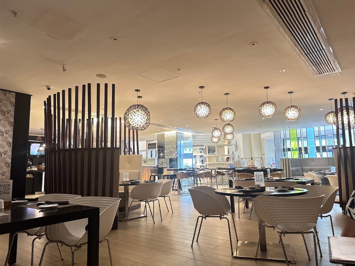 Luna Tapas Bar & Restaurant