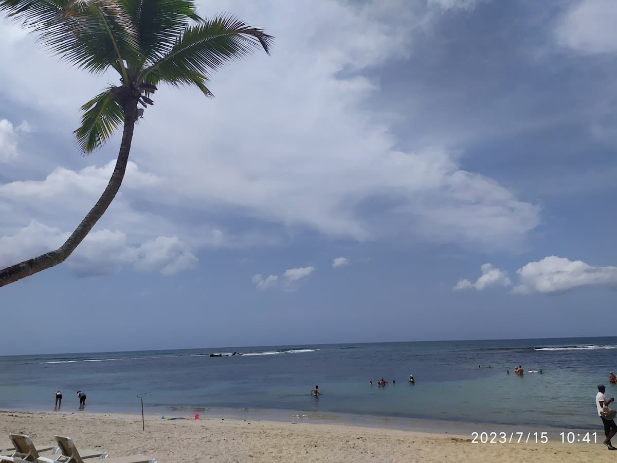 Playa Juan Dolio con Parqueo