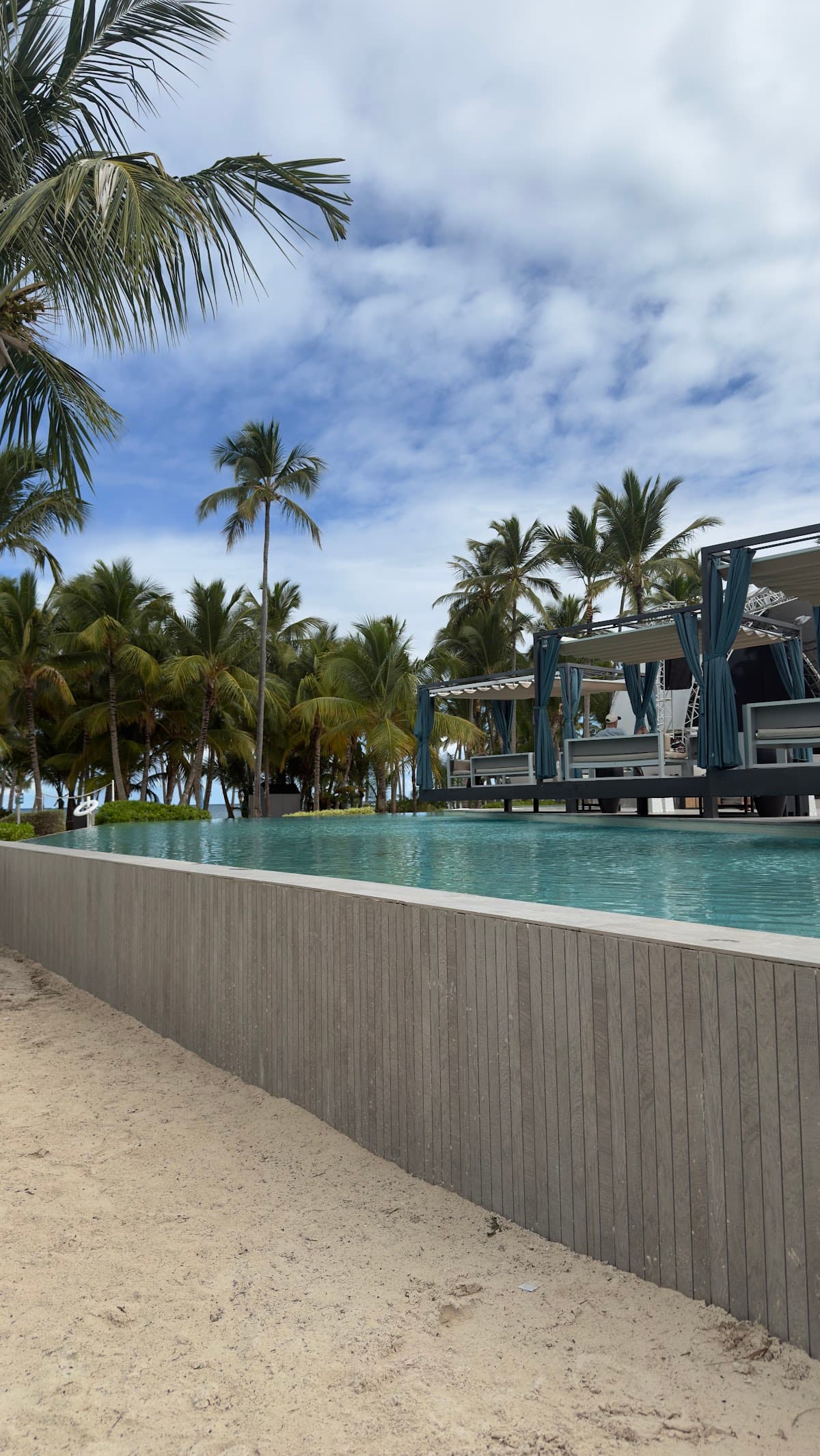 Pearl Beach Club