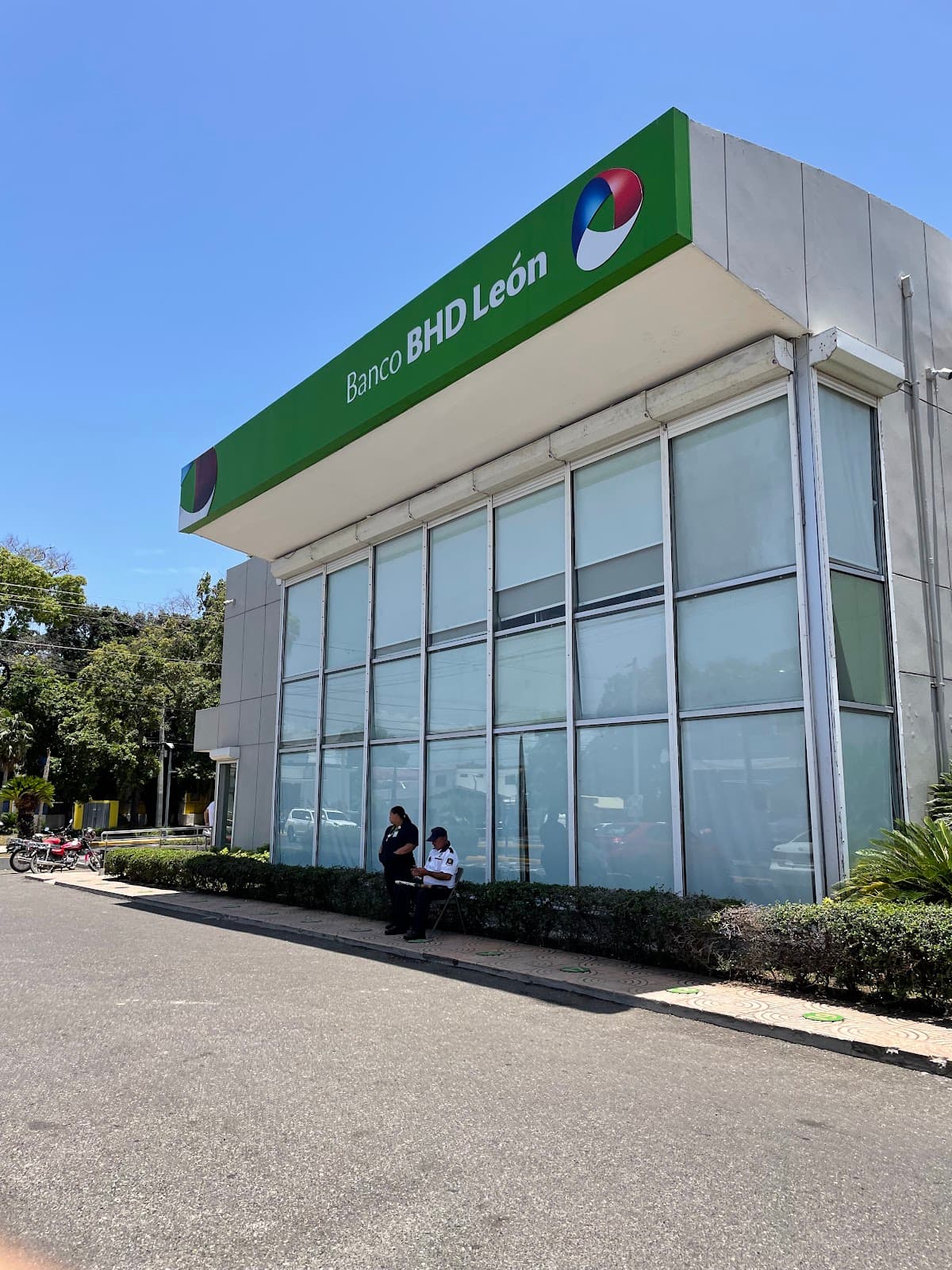 Banco BHD — Av Hermanas Mirabal