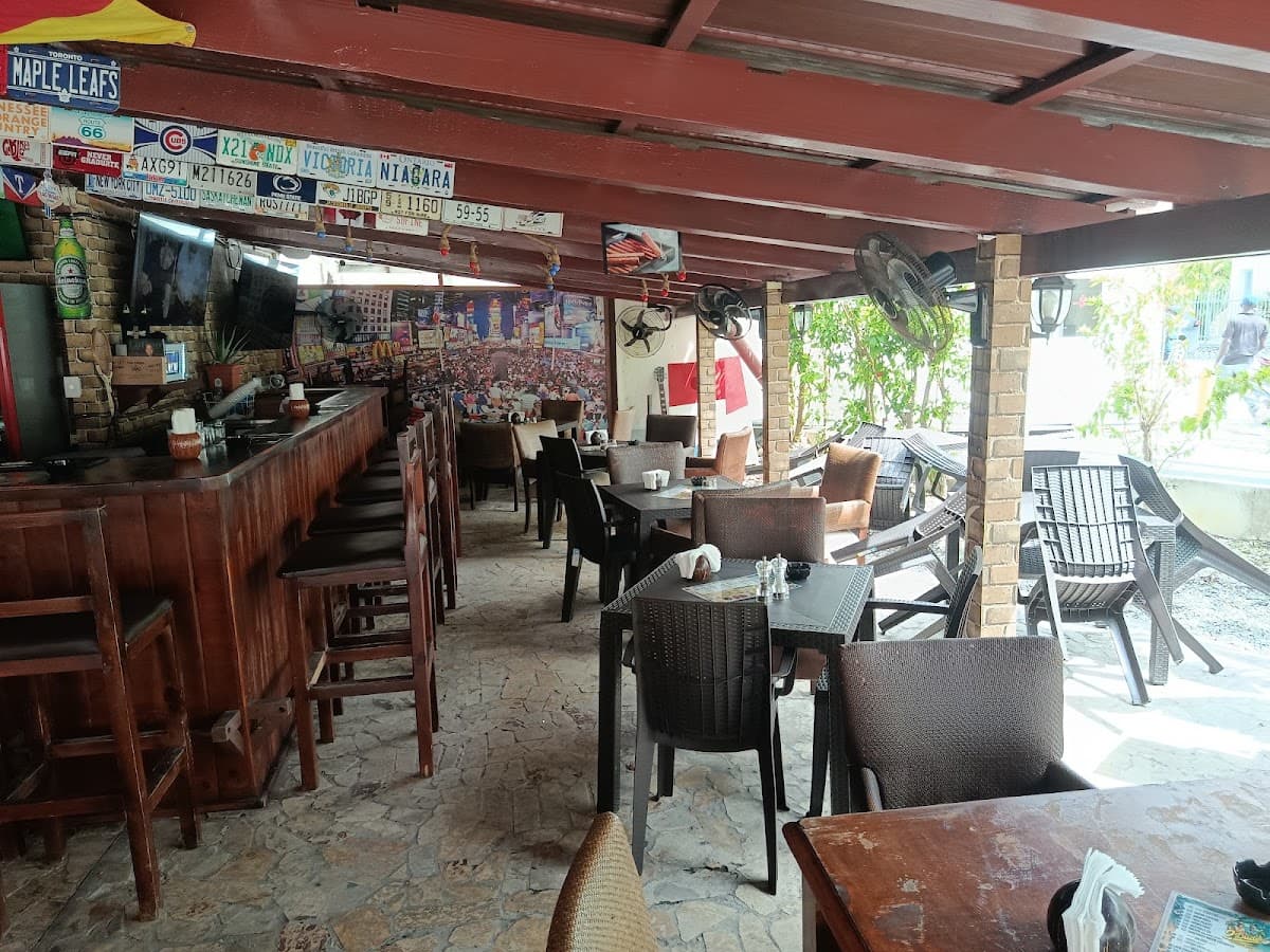 2Dudes Sport Bar