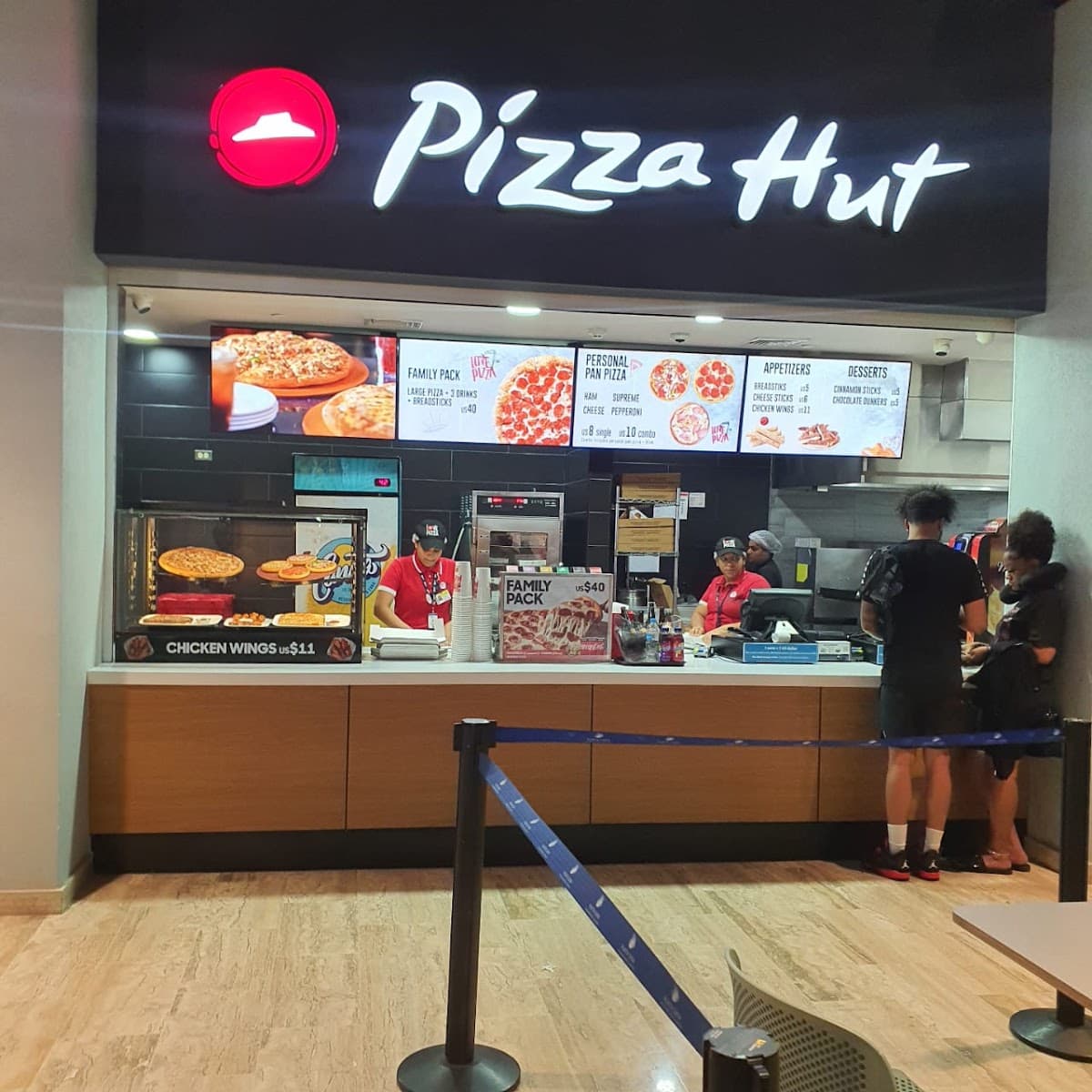 Pizza Hut — Blue Mall Puntacana