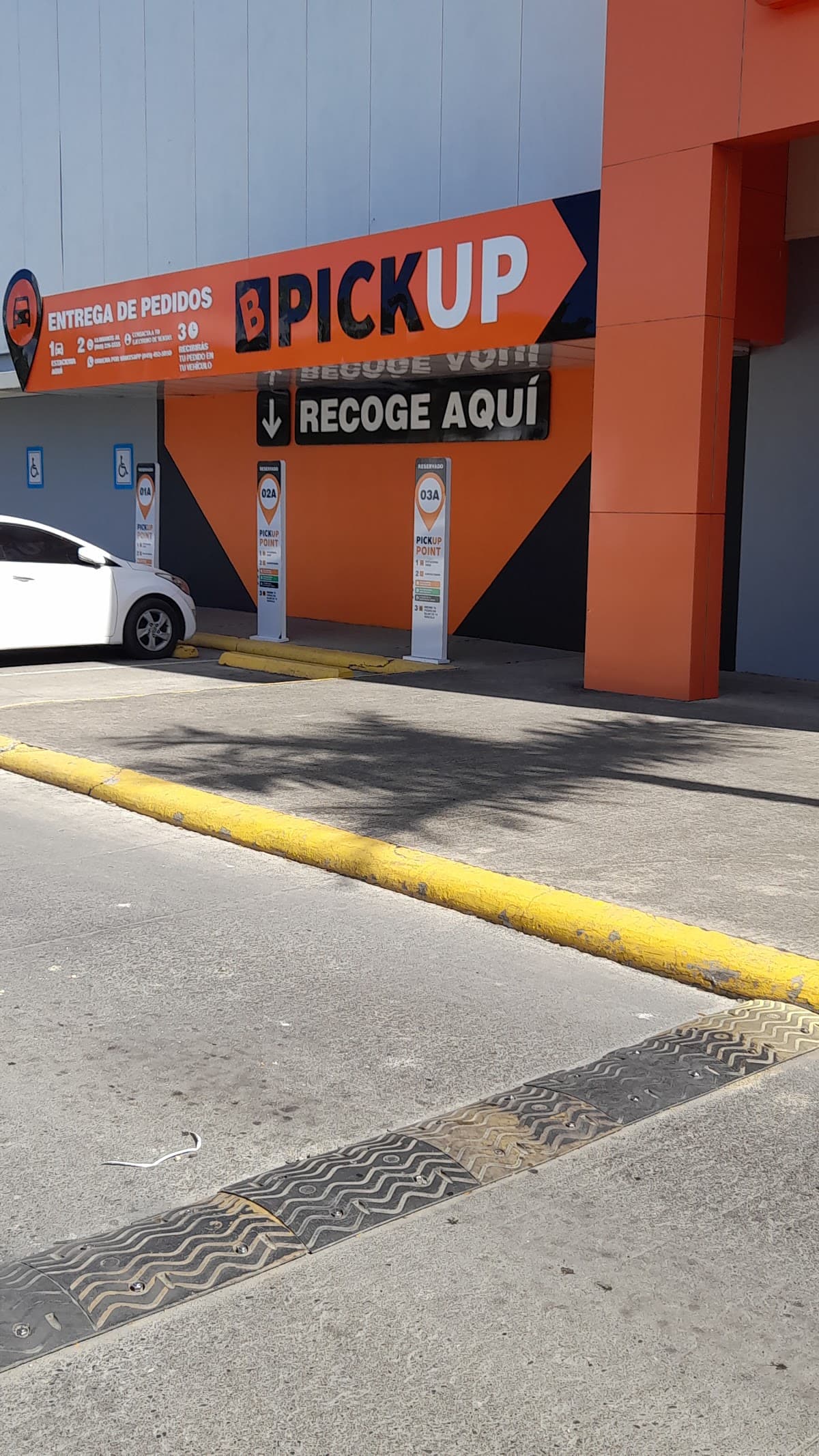 Banco Santa Cruz — Bellon