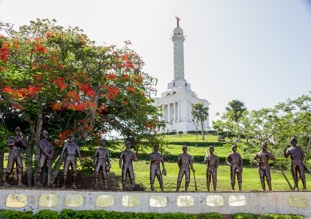 Monumento a los Héroes de la Restauración — Av. Francia