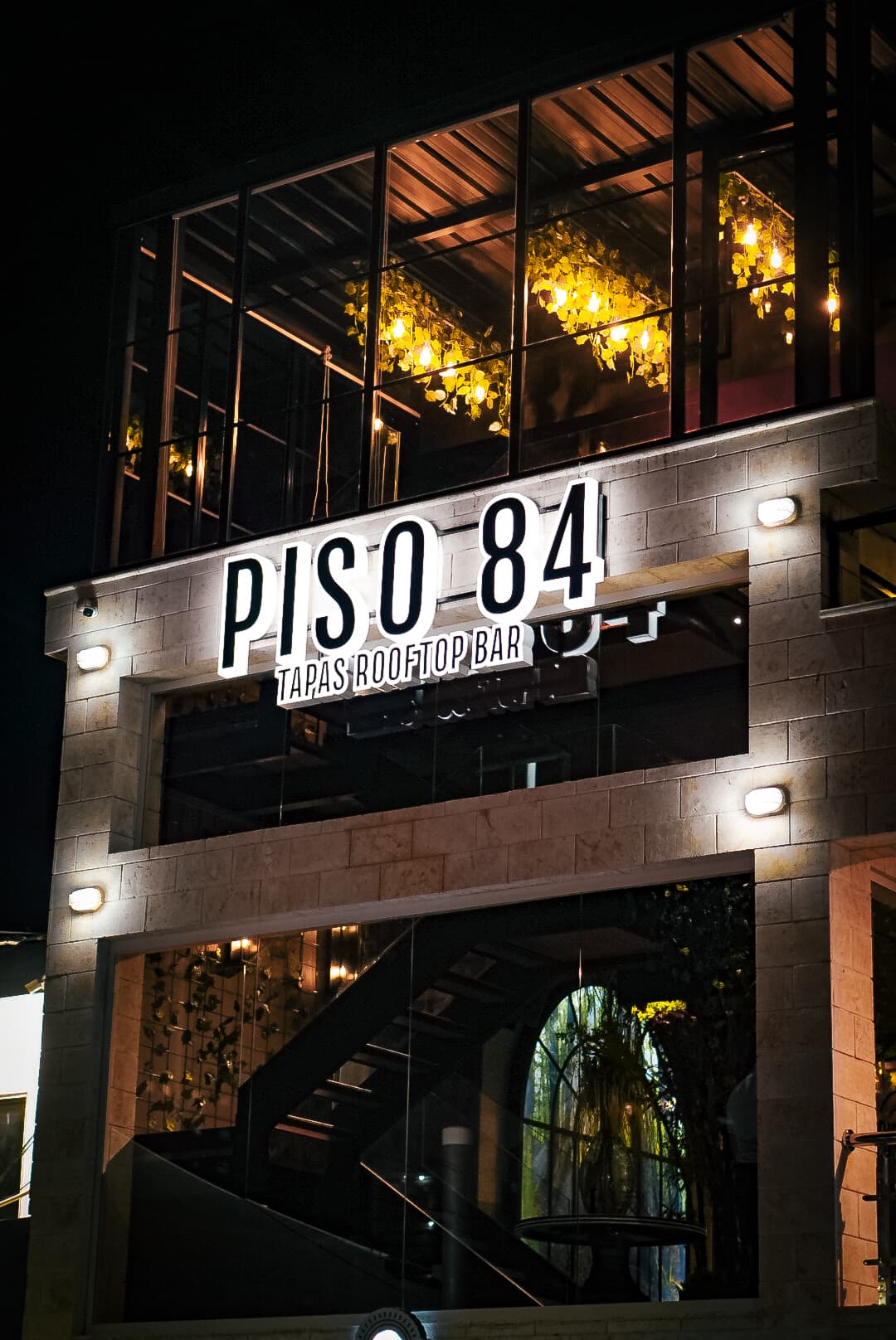 Piso 84 Tapas Rooftop Bar