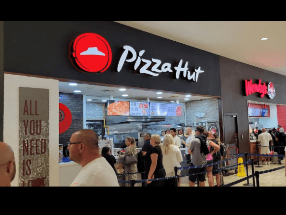 Pizza Hut — Aeropuerto Internacional De