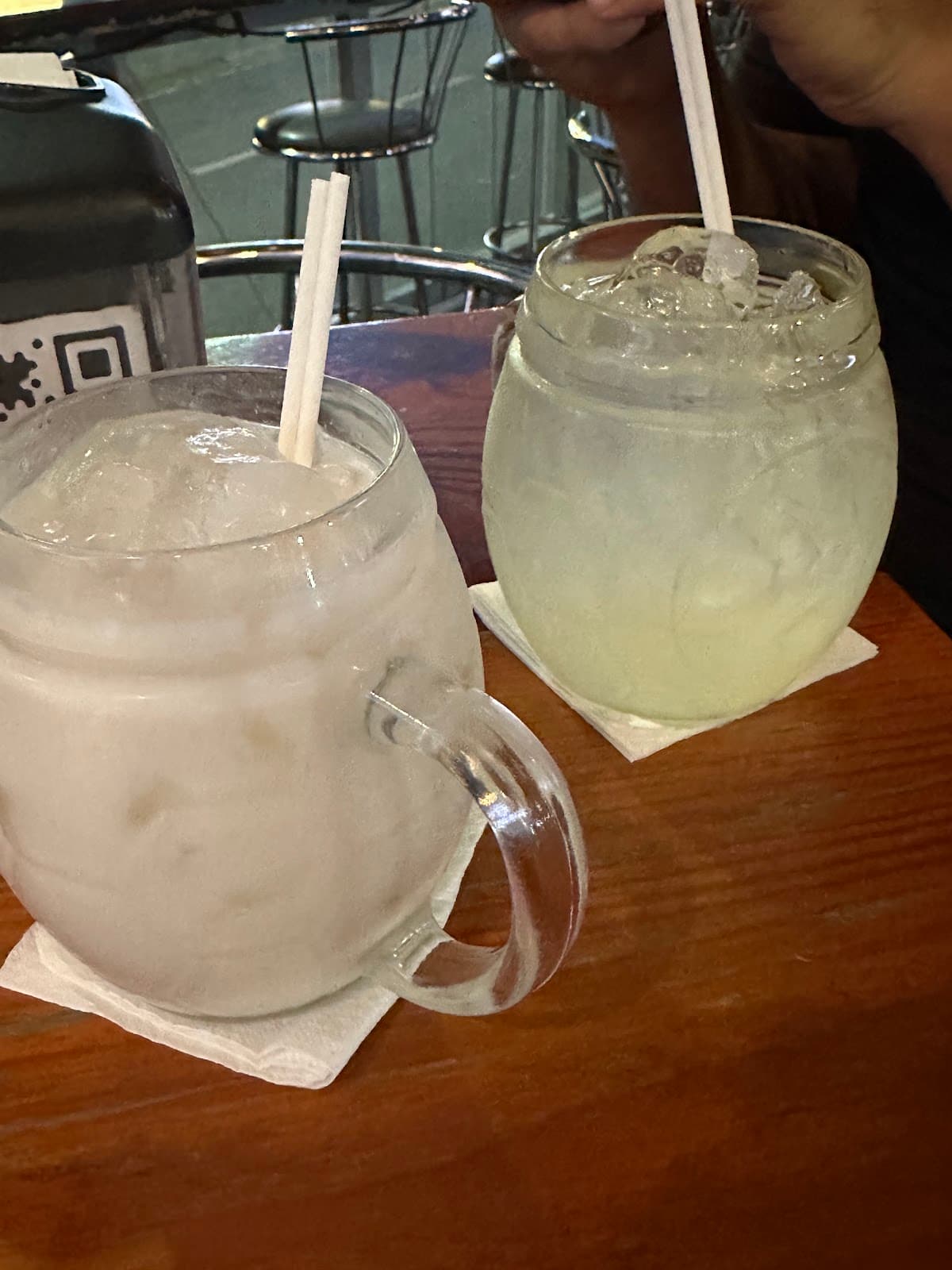 Ahí-Bar Café & Grill
