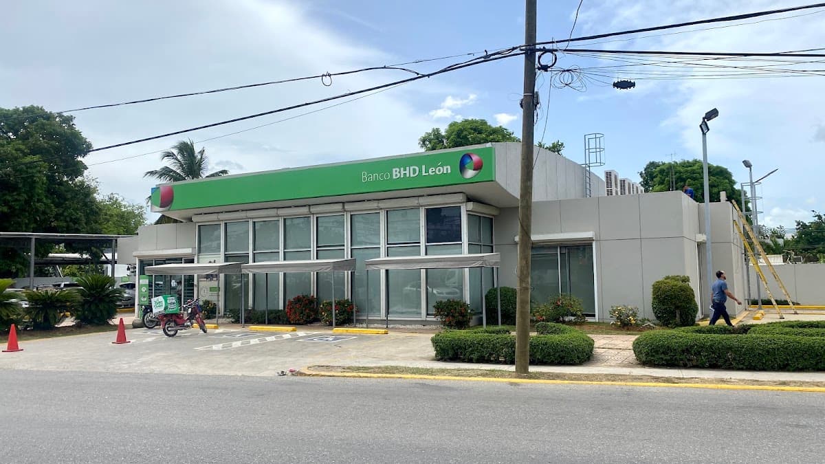 Banco BHD — Carretera Luperón 70 Km. 2 1/2