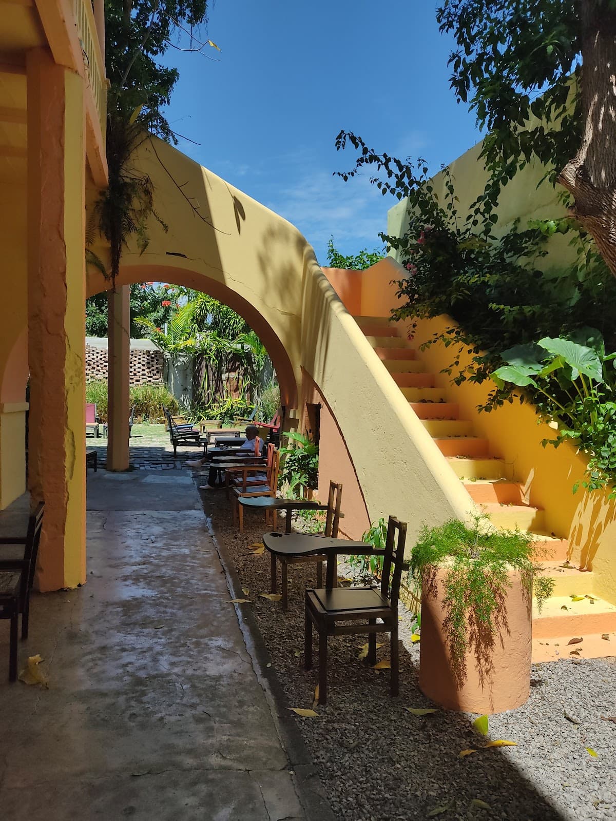 Zumbador Arts Bar