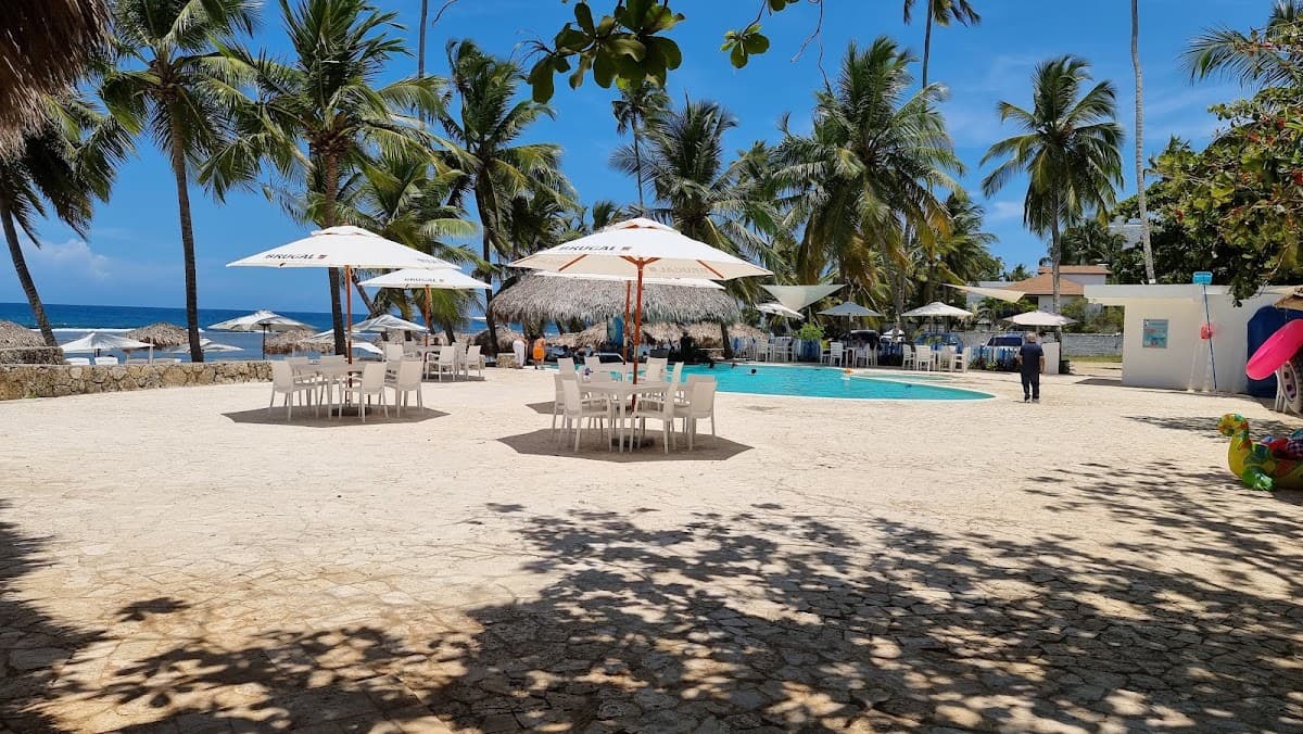 Aquarium Beach Club & Restaurant