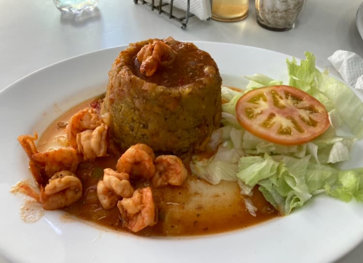 Arias Mariscos y Mofongos