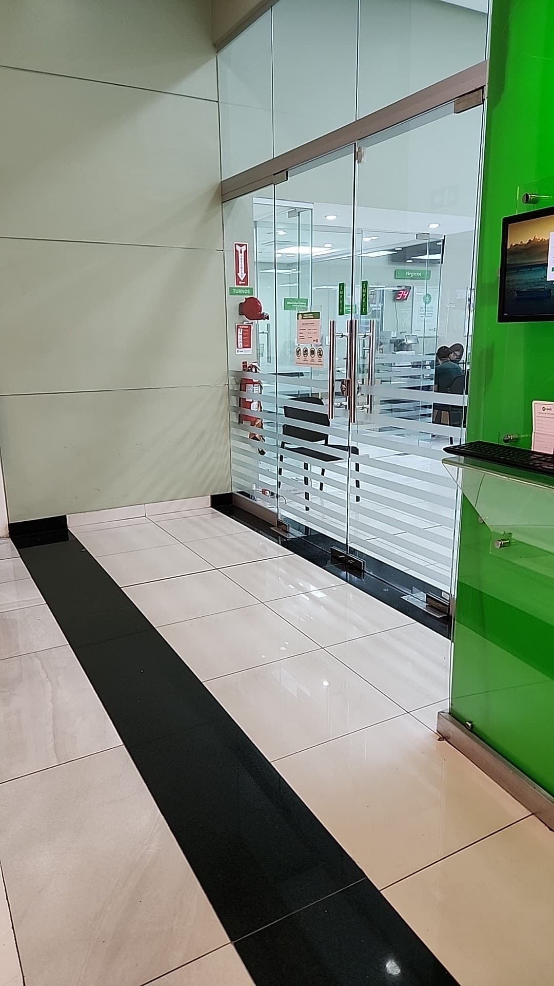 Banco BHD — Centro Comercial Downtown Center