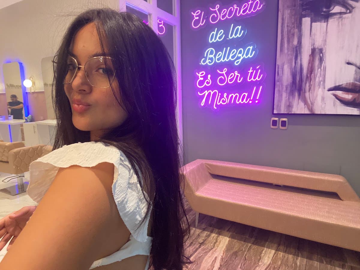 Wilfredo Mena Estilista Profesional 💇♀️