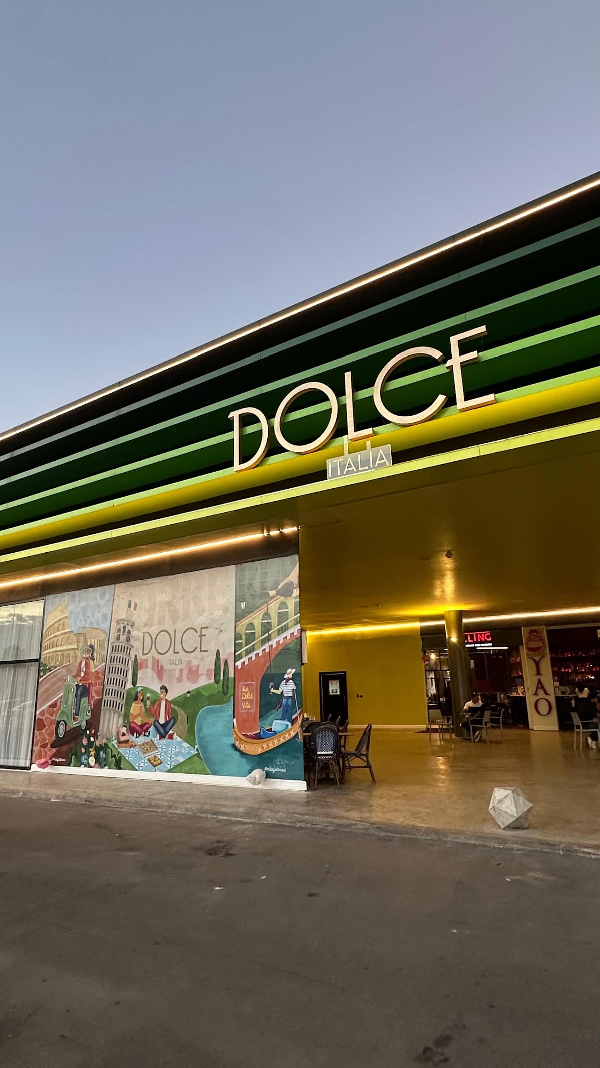 Dolce Italia — Plaza Patio Embajada