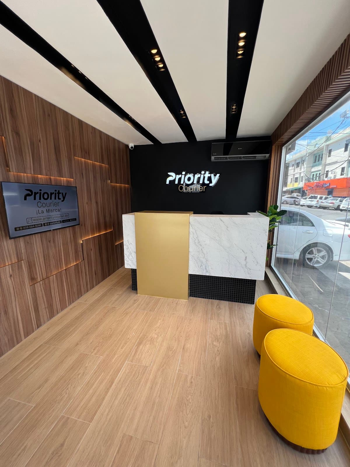 Priority Courier — Villa Juana