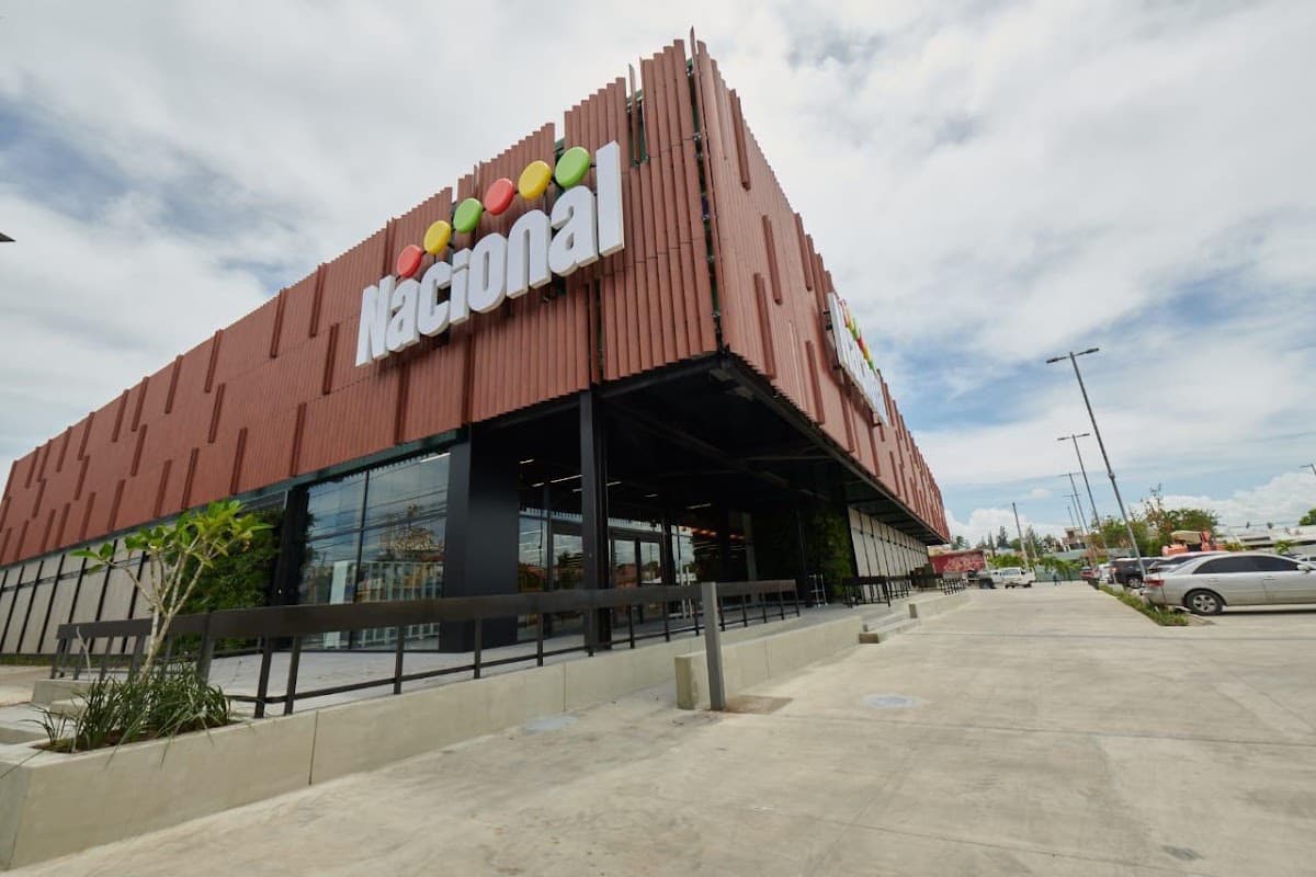 Supermercados Nacional — Av. 27 de Febrero 9