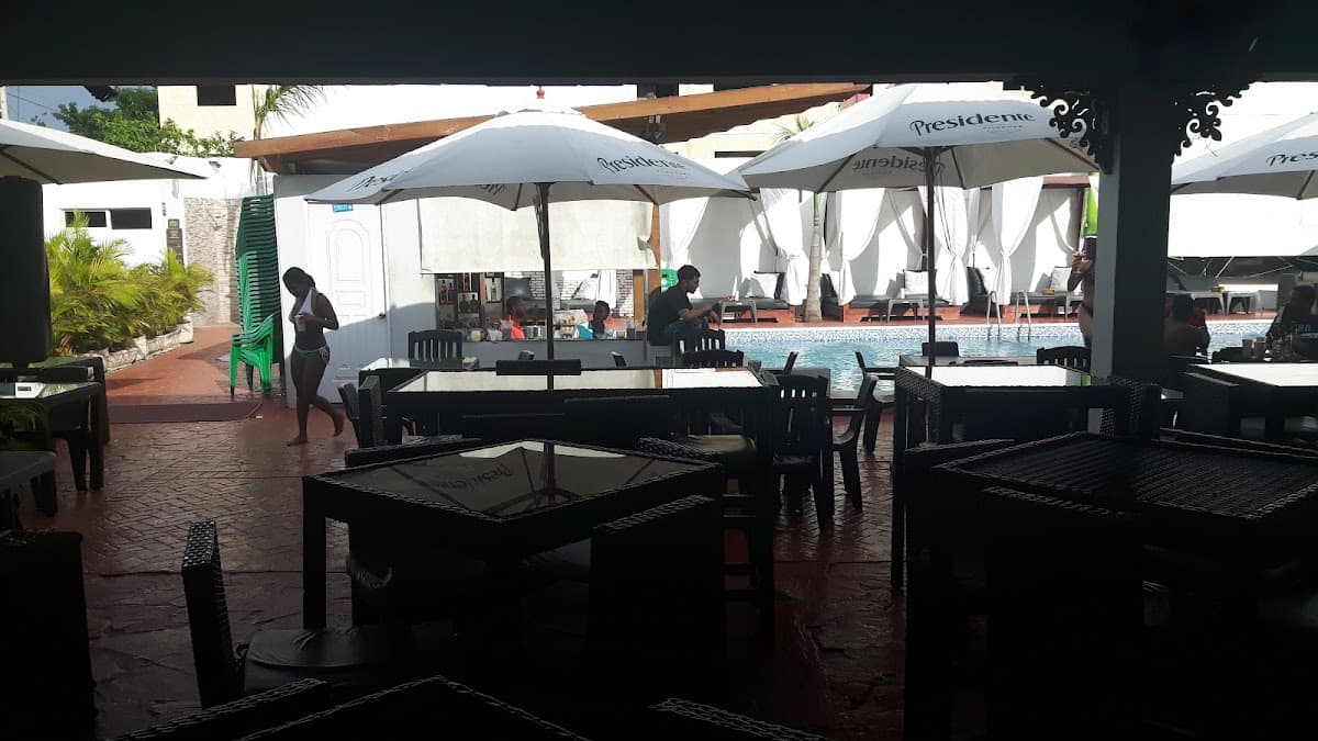 Mixer Bar and Lounge