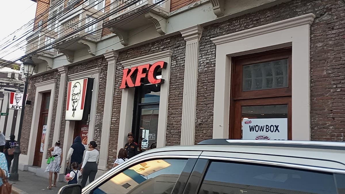 KFC — Calle Sánchez