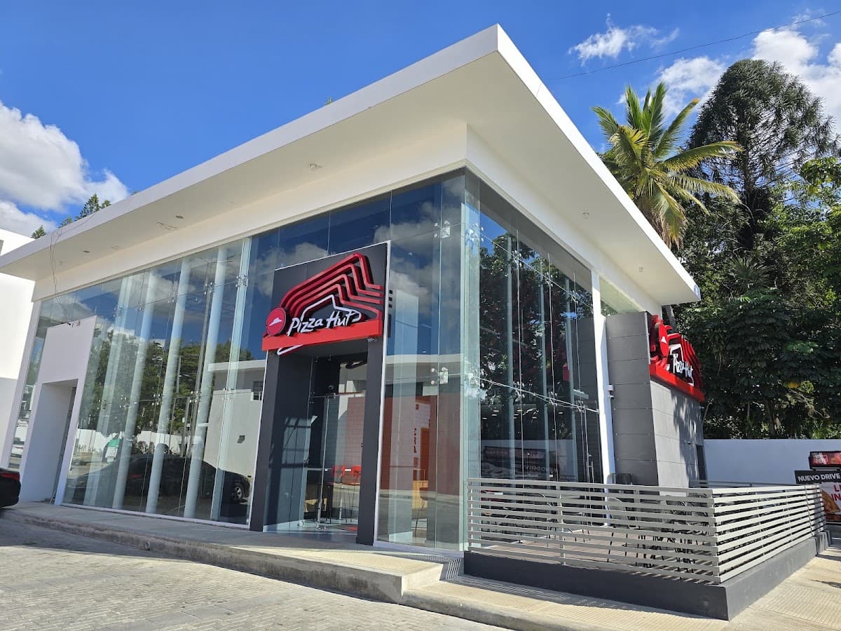 Pizza Hut — Av. Salvador Estrella Sadhalá
