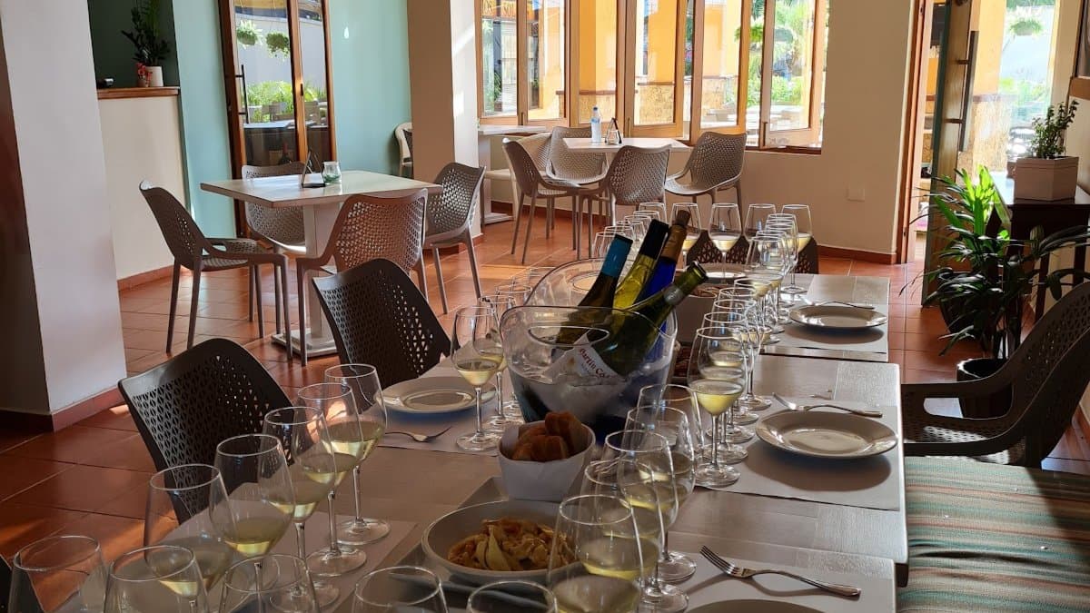 Sal Marina Restaurant