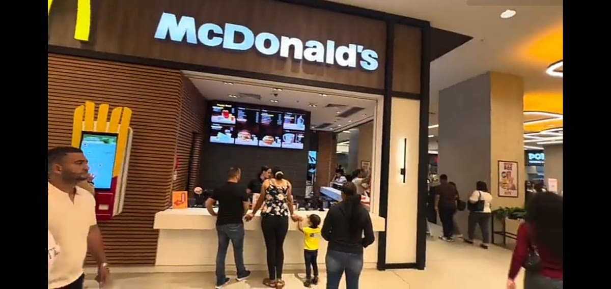 McDonald's — Ágora Santiago Center